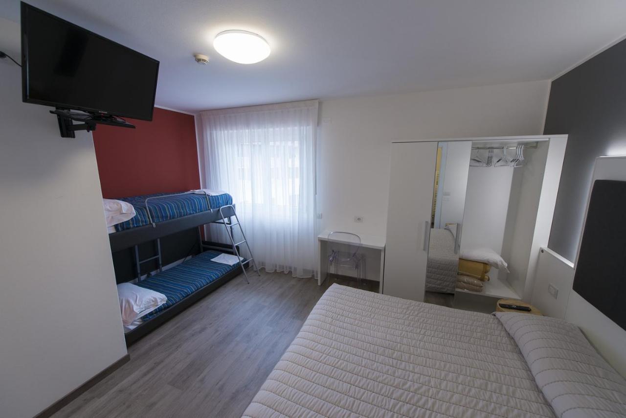ריבה דל גארדה Hotel Rolly מראה חיצוני תמונה